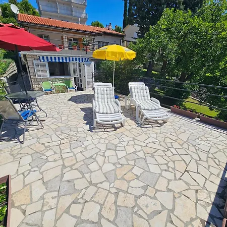 Mit Terrasse- Grill- Parkplatz By Interhome *